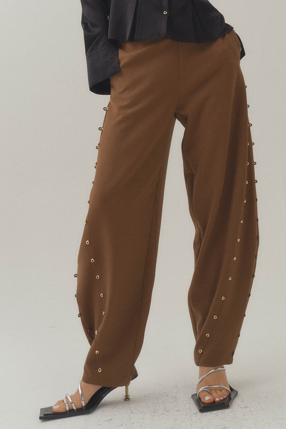 V-waist Leather Cargo Trouser – HAN WEN STUDIO